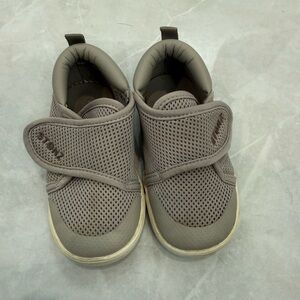 Stonz Gray Toddler Sneakers 6T
